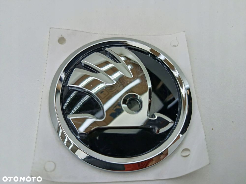SKODA OCTAVIA EMBLEMAT ZNACZEK LOGO - 1