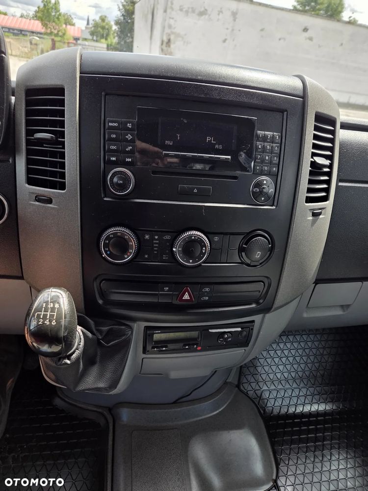 Volkswagen CRAFTER - 8