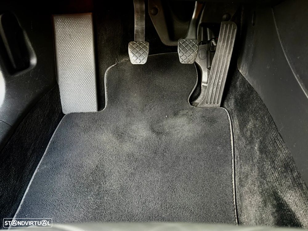 VW Passat Variant 2.0 TDi Highline - 33