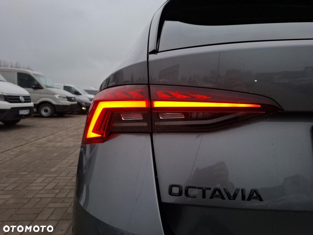 Skoda Octavia 2.0 TDI RS DSG - 36