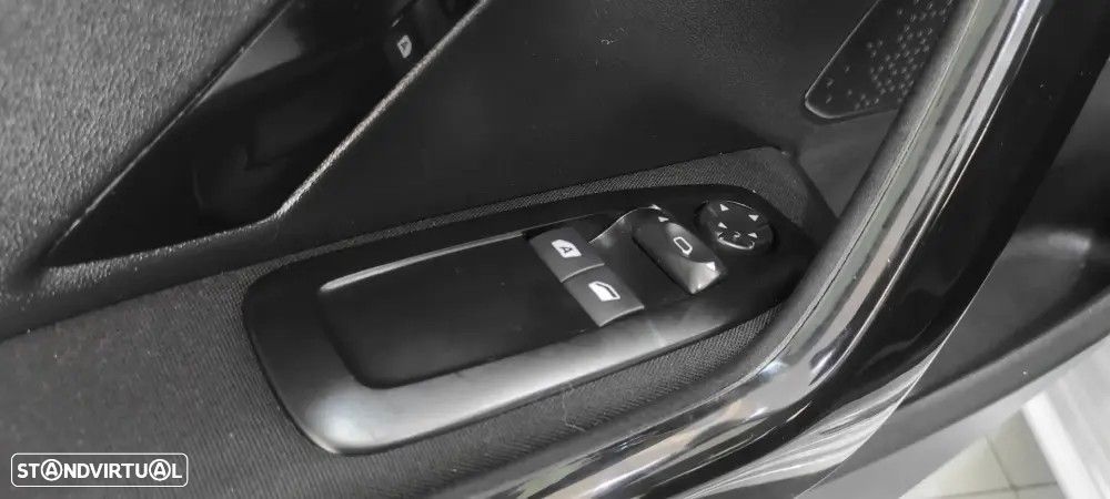 Peugeot 208 1.2 PureTech Style - 39