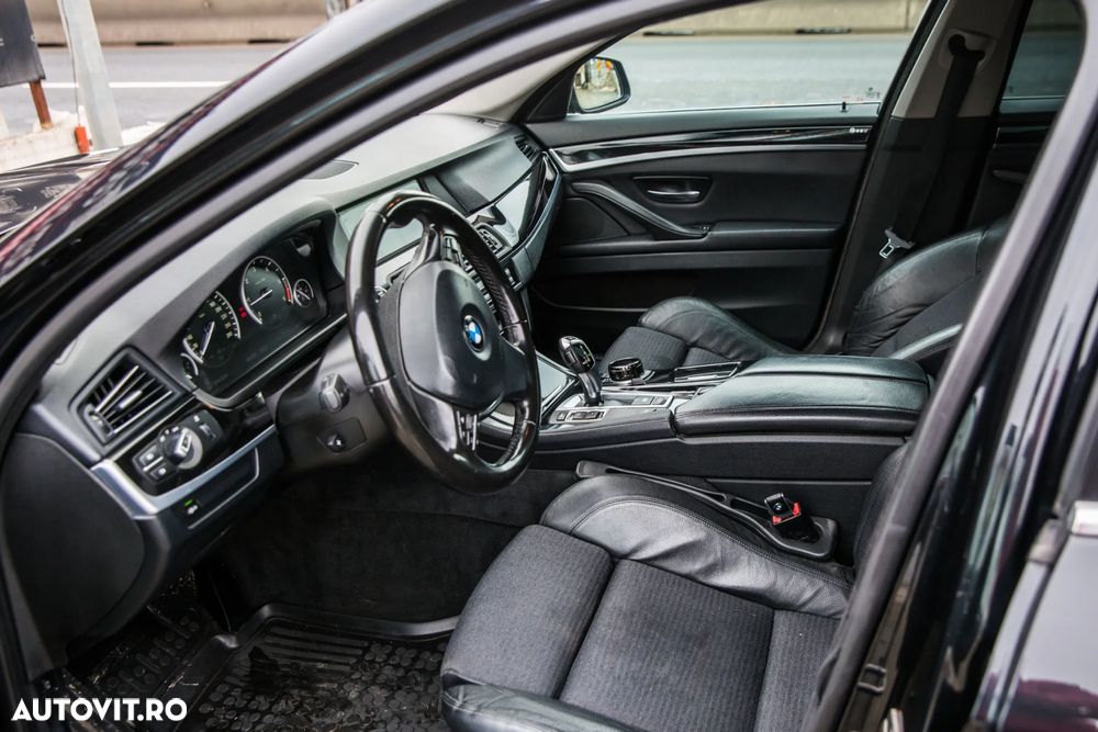 BMW Seria 5 525d xDrive - 14