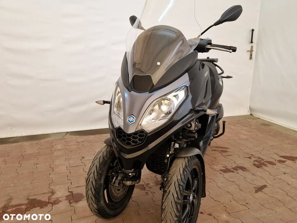 Piaggio MP-3 - 8