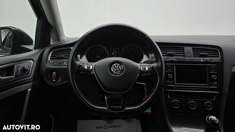 Volkswagen Golf 1.6 TDI Comfortline - 16
