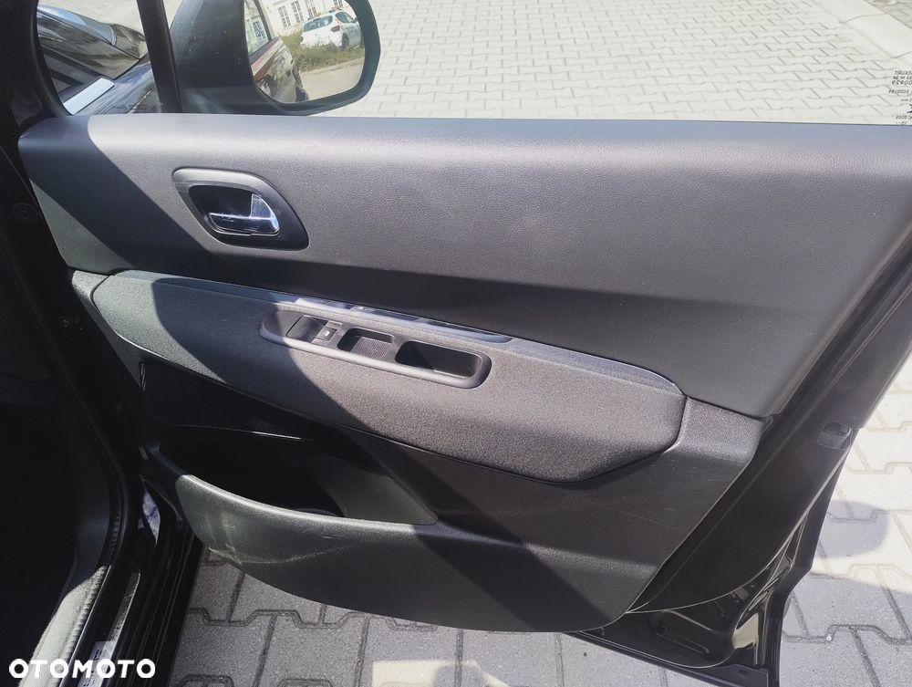 Peugeot 5008 2.0 HDi Family 7os - 17