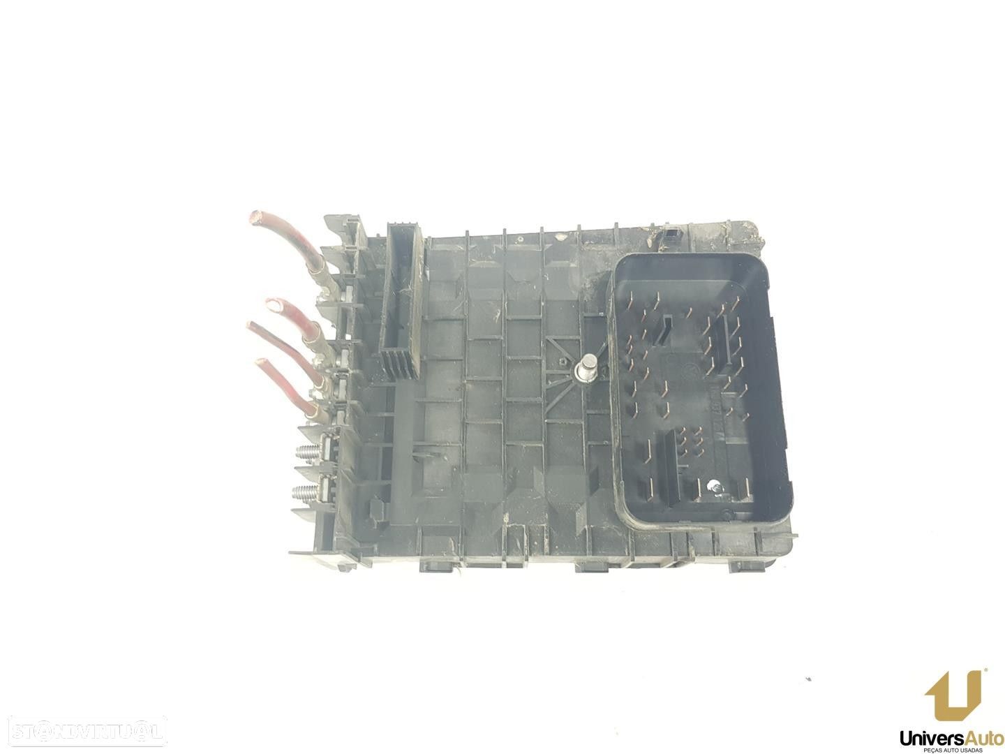 CAIXA RELÉS / FUSÍVEIS AUDI A3 SPORTBACK 2008 -1K0937125A - 1