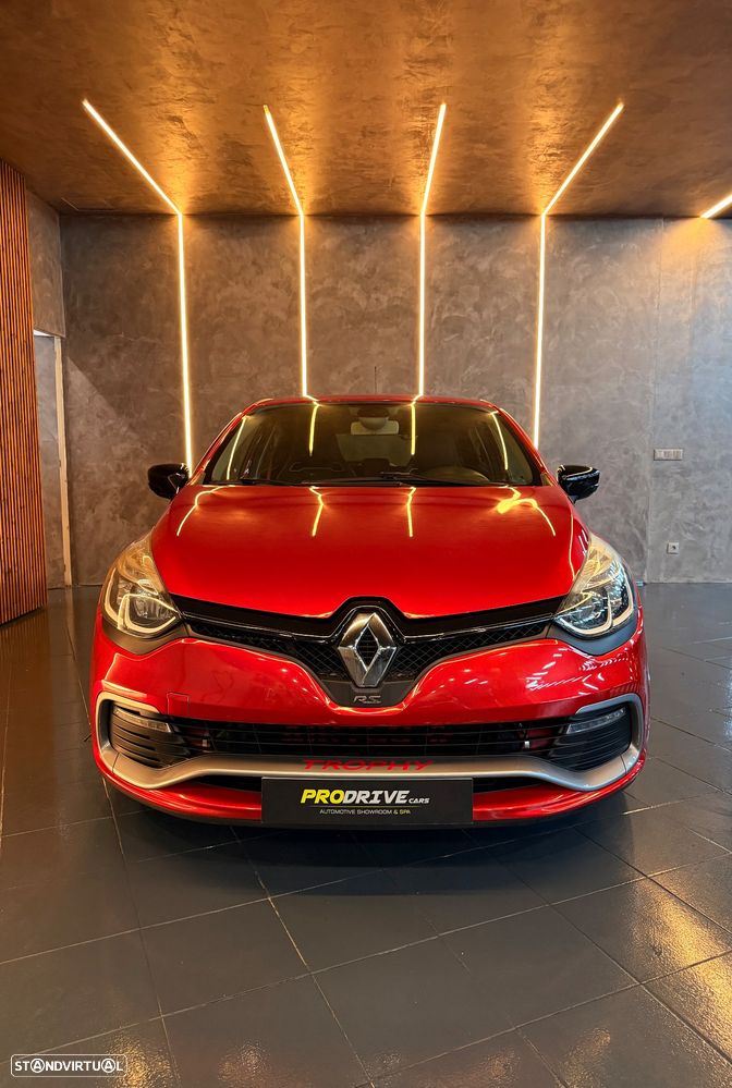 Renault Clio TCe 220 EDC R.S. Trophy - 4