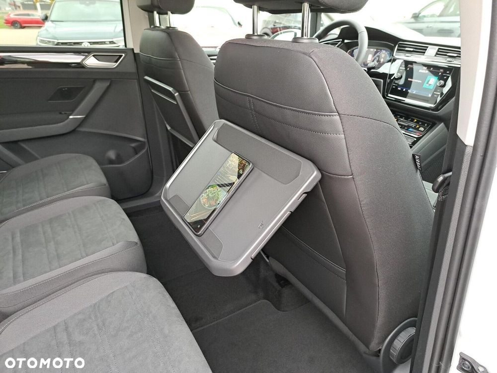 Volkswagen Touran - 24