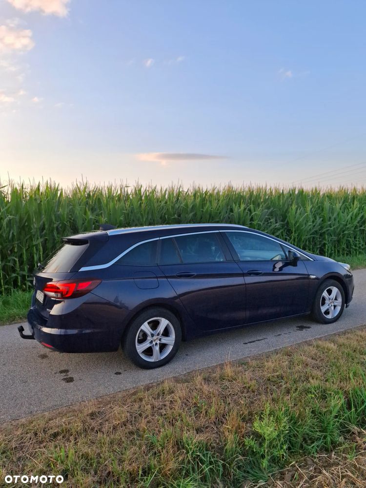 Opel Astra 1.6 BiTrb D (CDTI) Start/Stop Dynamic - 2
