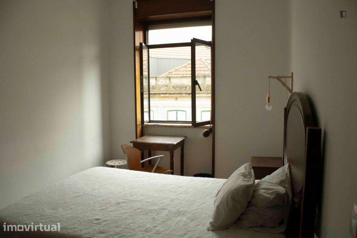 Quarto - localizado em Miragaia Porto - Grande imagem: 2/17