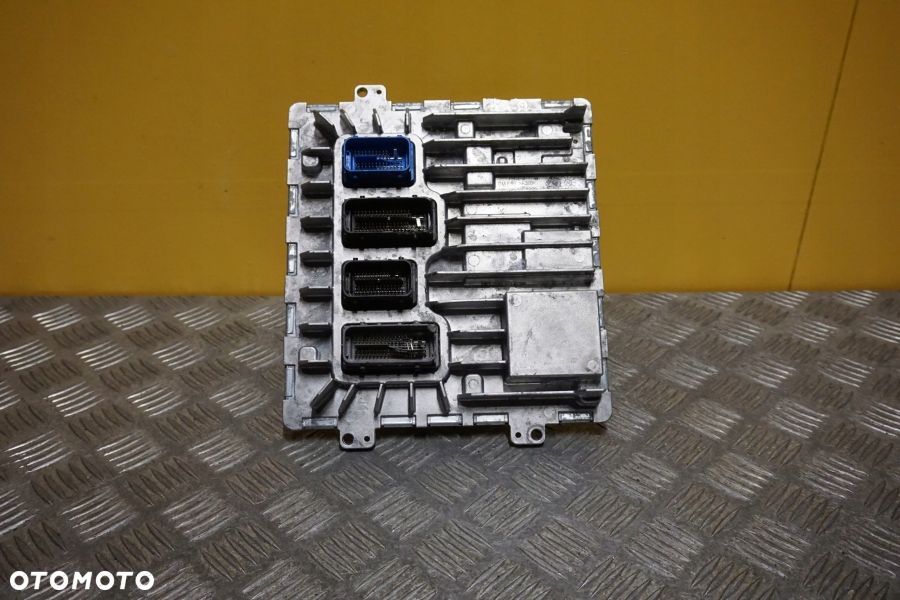 GM CHEVROLET CORVETTE C8 2020 - Sterownik Silnika ECU Komputer E99 USA - 1