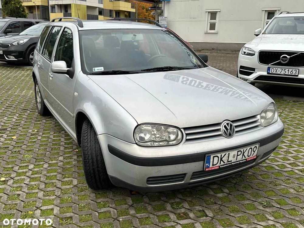 Volkswagen Golf - 2