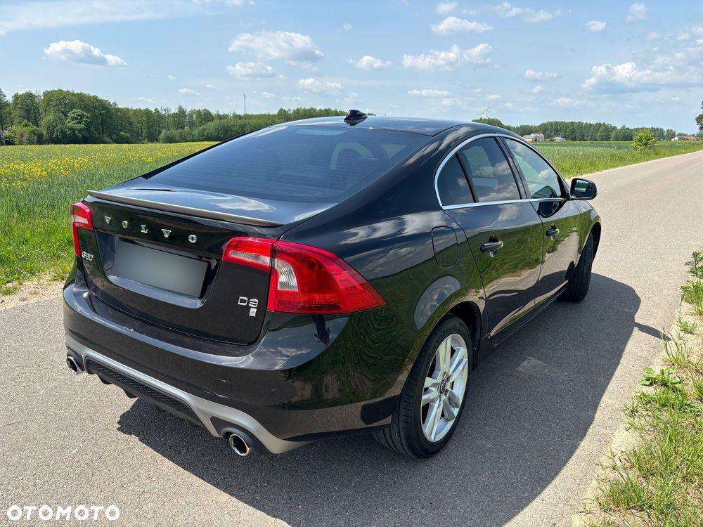 Volvo S60 D3 Geartronic R-Design - 4