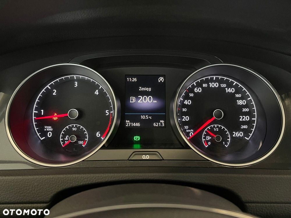 Volkswagen Golf 1.6 TDI BMT Comfortline - 23