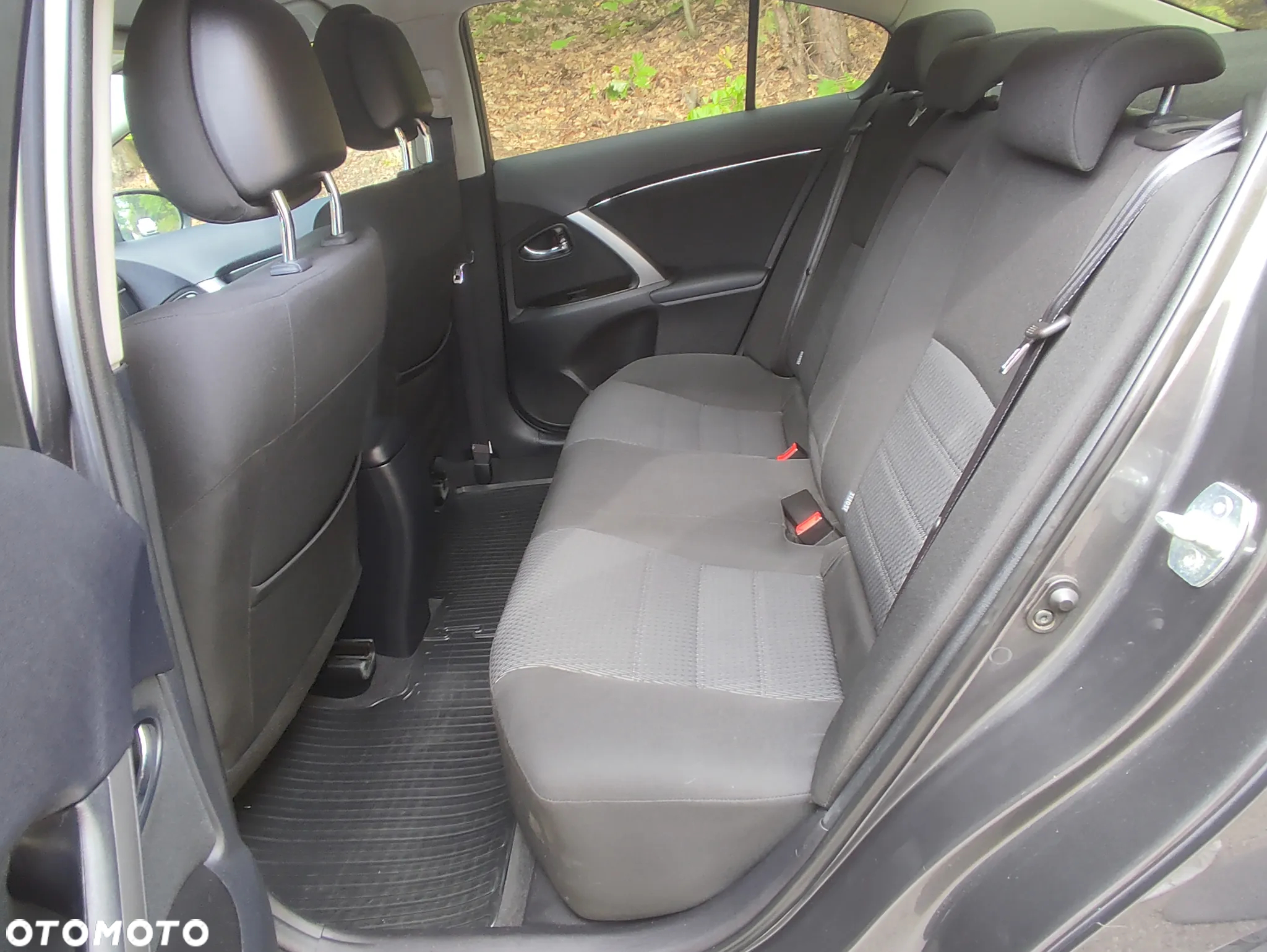 Toyota Avensis 1.8 Premium - 16