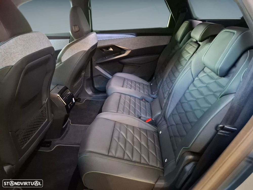 Peugeot E-5008 73 kWh GT - 14