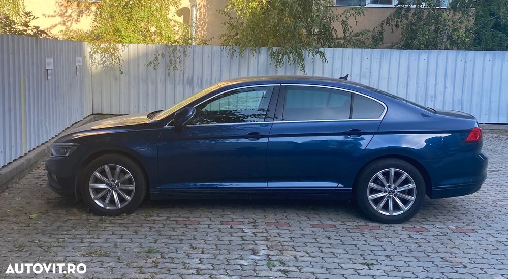 Volkswagen Passat - 1