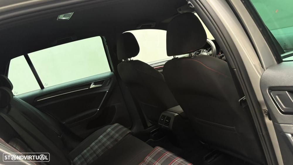 VW Golf 2.0 TSi GTi - 46
