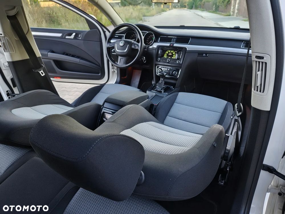 Skoda Superb 2.0 TDI DSG Ambition - 21
