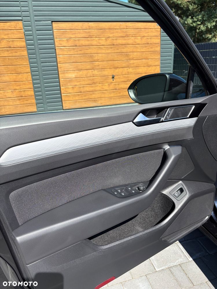 Volkswagen Passat - 9