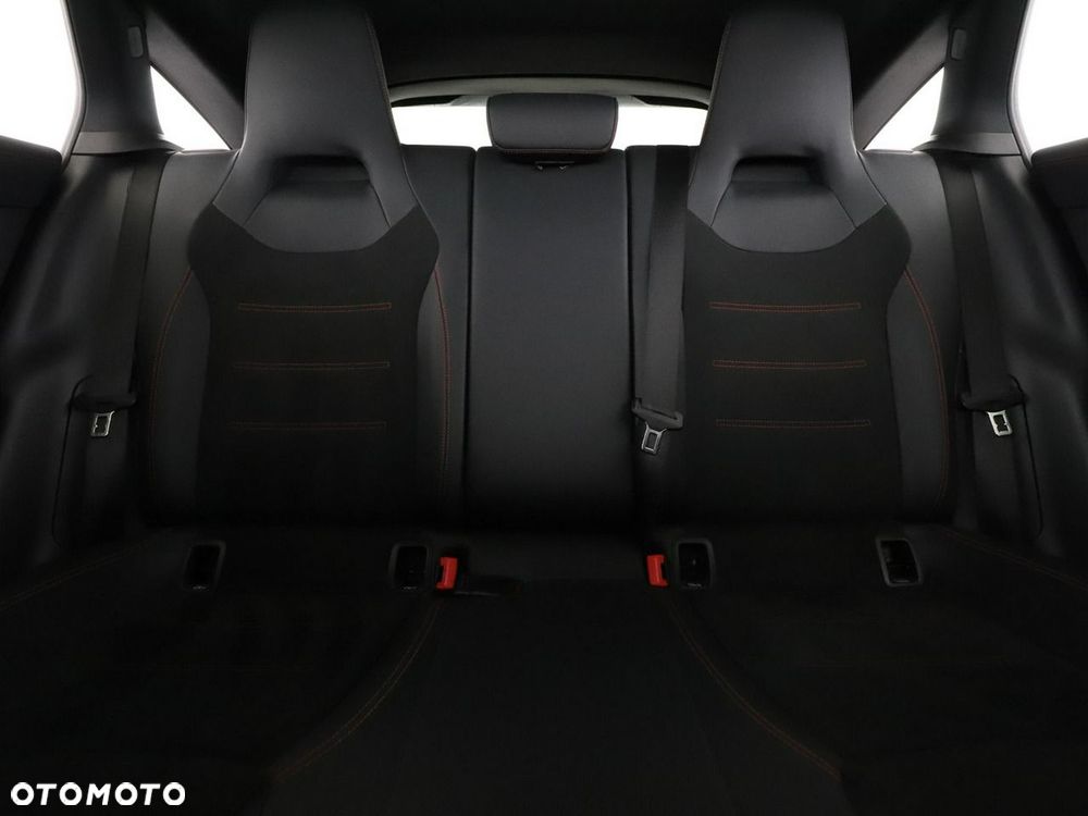 Mercedes-Benz CLA 200 d 8G-DCT AMG Line - 19