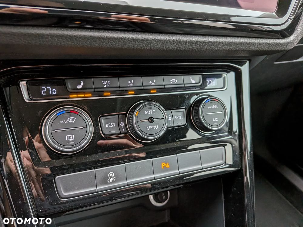 Volkswagen Touran - 20