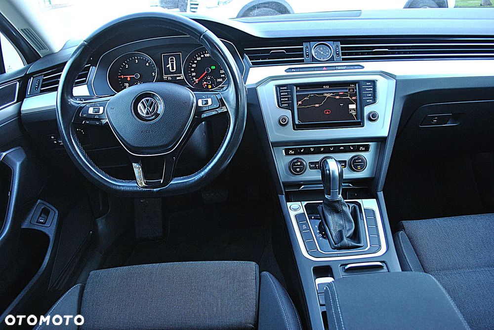 Volkswagen Passat 2.0 TDI SCR DSG Comfortline - 13