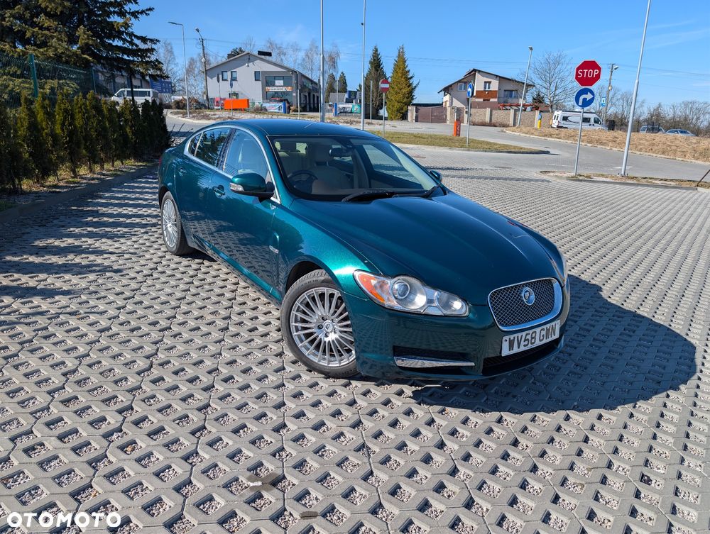 Jaguar XF 2.7 V6 D Luxury - 3