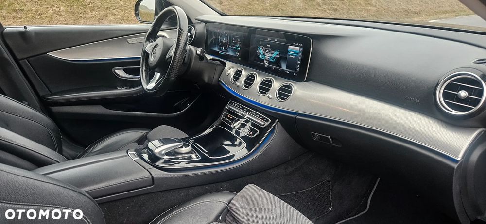 Mercedes-Benz Klasa E 220 d 9G-TRONIC - 22