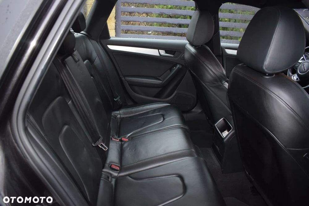 Audi A4 Avant 2.0 TDI DPF clean diesel multitronic S line Sportpaket - 13