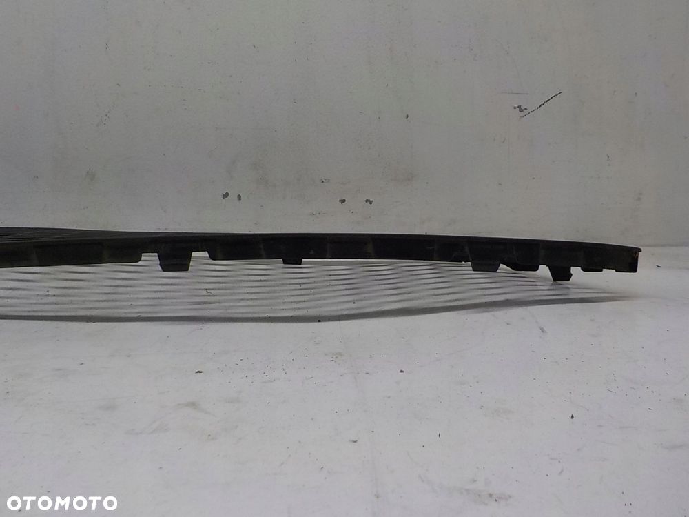 BMW 1 E81 E87 KRATKA ŚRODKOWA ZDERZAKA ATRAPA W ZDERZAK - 8