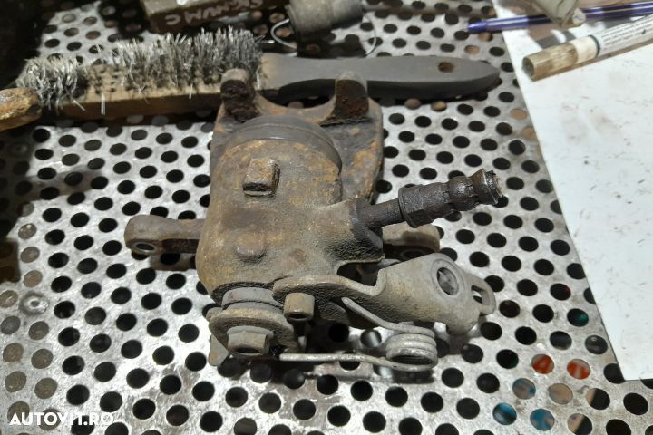 Etrier spate dreapta Ford C-Max 1 [2003 - 2007] Minivan 2.0 TDCi MT ( - 3