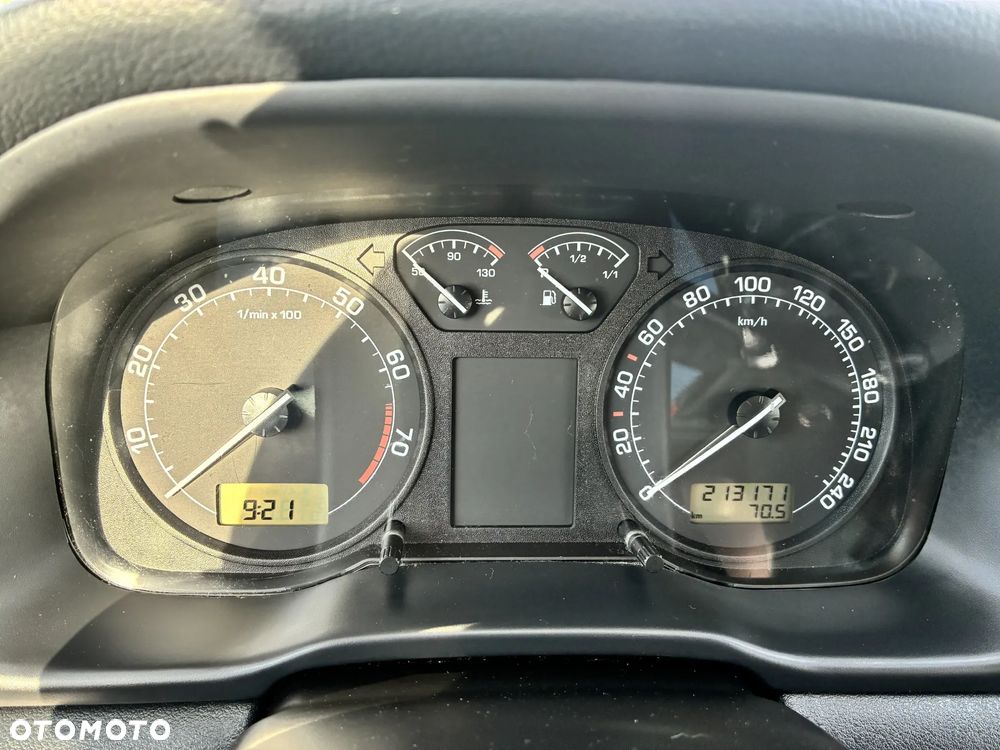 Skoda Octavia 1.6 Tour - 6