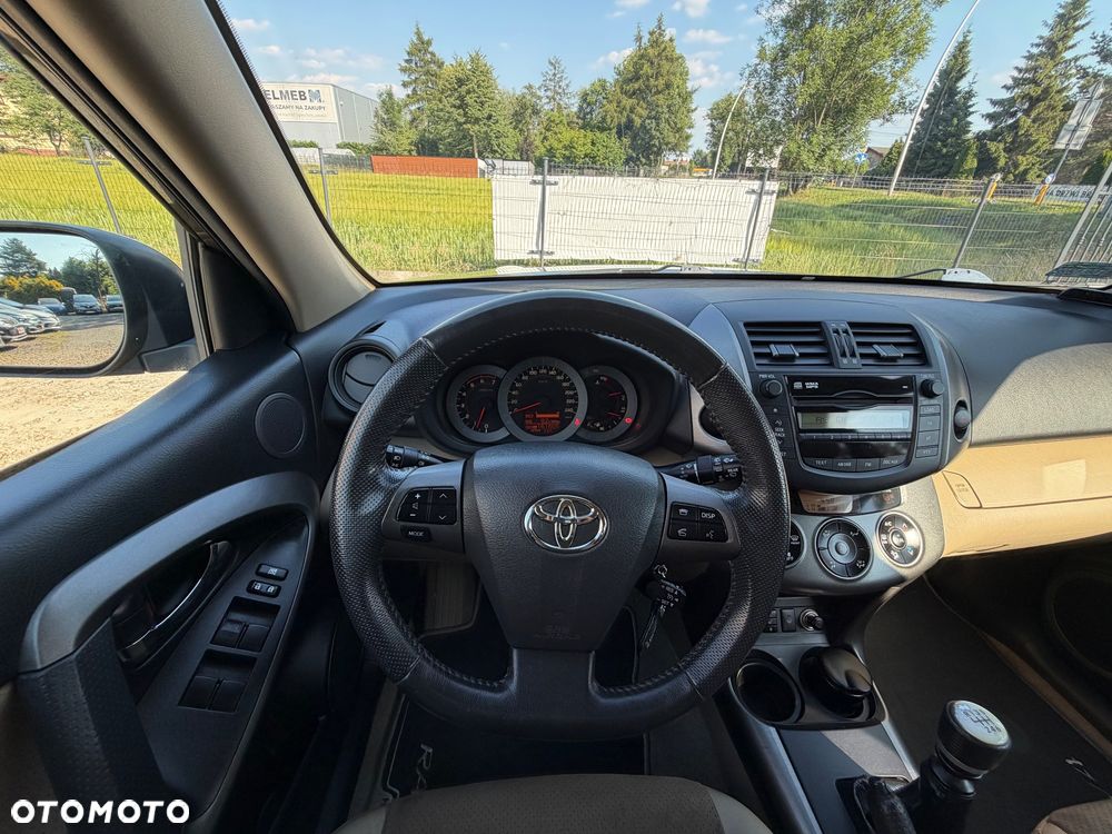 Toyota RAV4 - 30