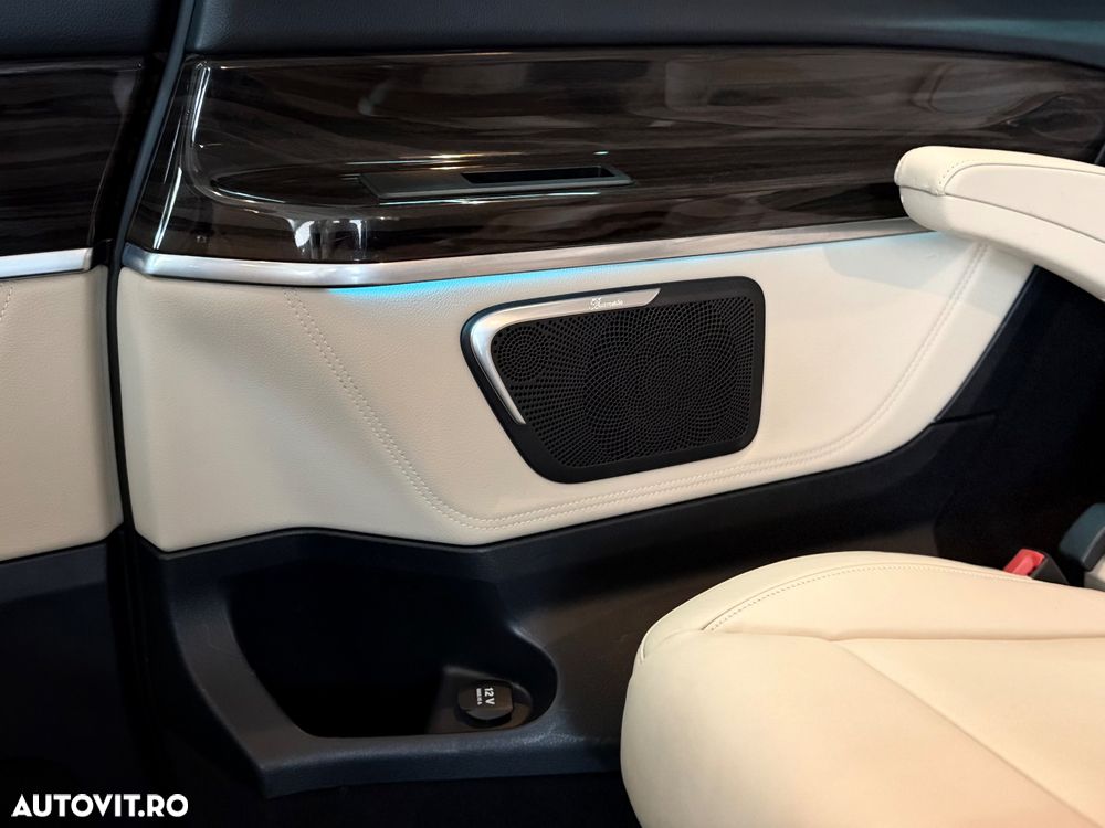 Mercedes-Benz V - 16