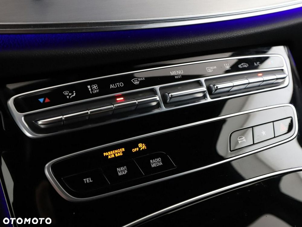 Mercedes-Benz Klasa E 300 de Avantgarde - 31