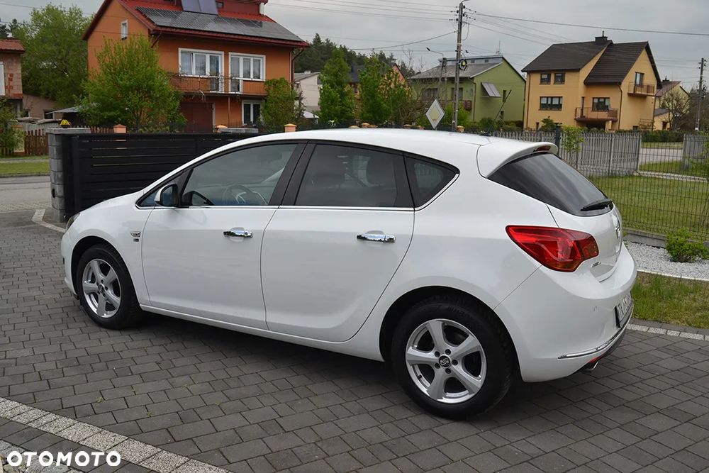 Opel Astra - 9