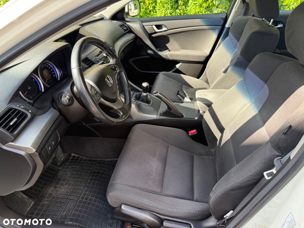 Honda Accord 2.0 Executive - 17