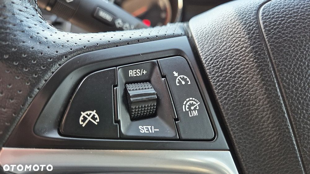 Opel Astra 1.4 T Enjoy - 11