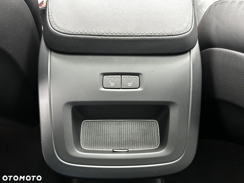 Volvo XC 90 - 32