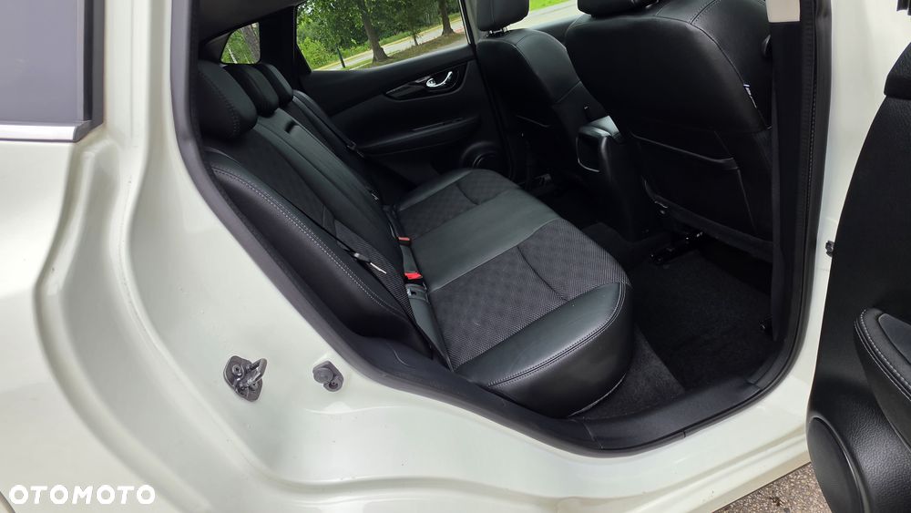 Nissan Qashqai 1.2 DIG-T Xtronic TEKNA+ - 25