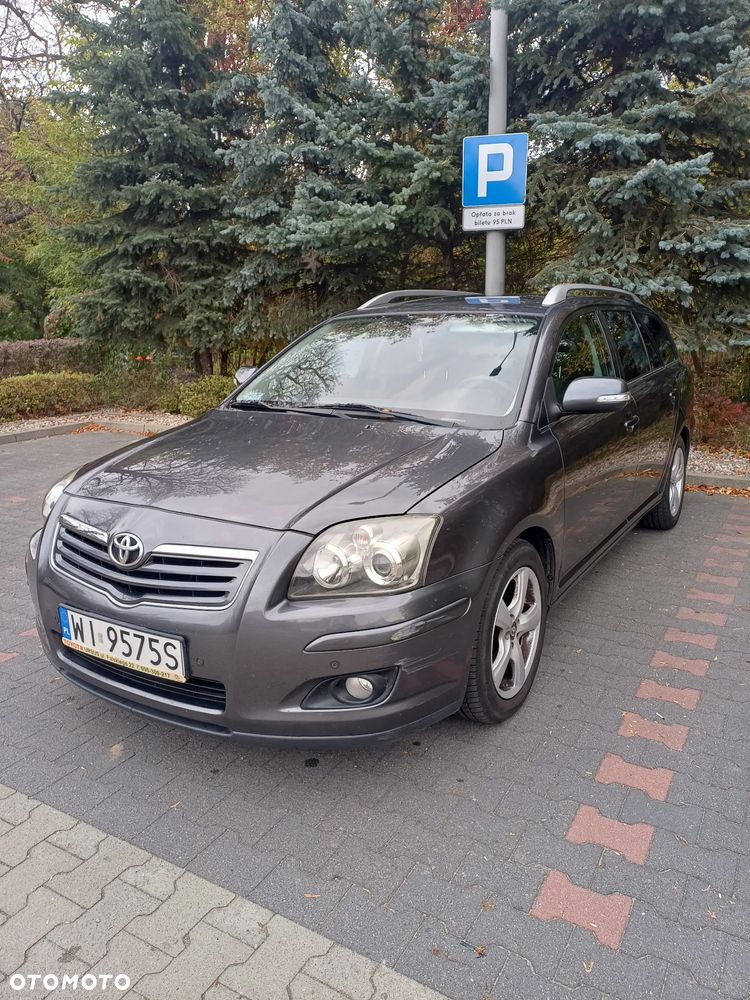 Toyota Avensis - 17