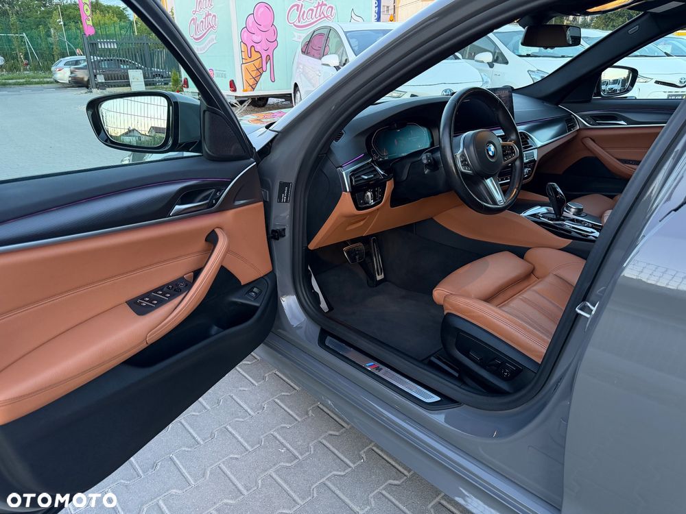 BMW Seria 5 530d xDrive M Sport Edition - 11