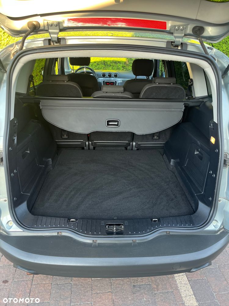 Ford S-Max - 12