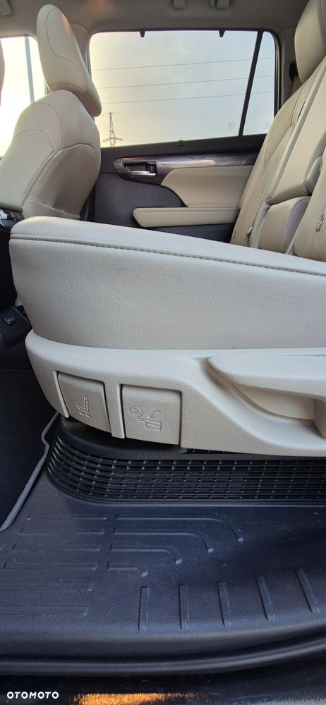 Toyota Highlander 2.5 Hybrid Executive - 22