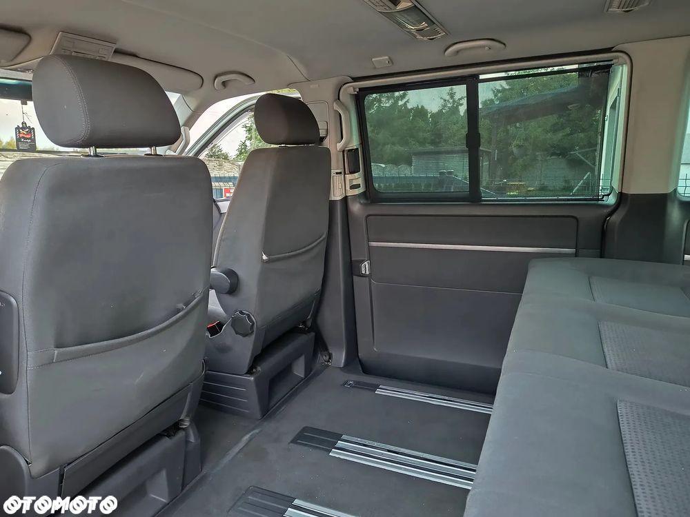 Volkswagen Multivan - 16