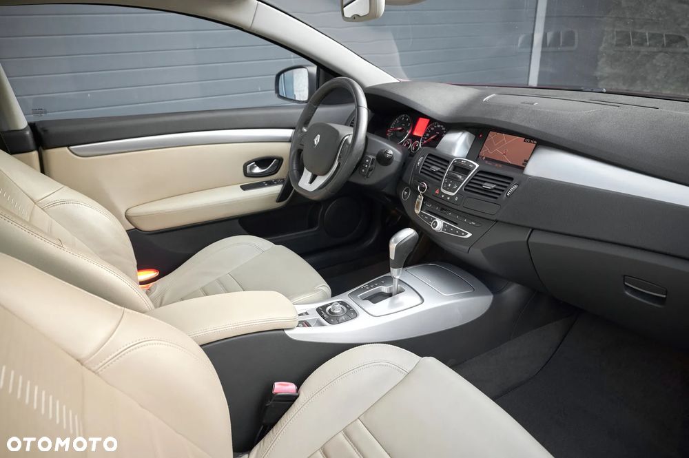 Renault Laguna 3.5 V6 Initiale - 16