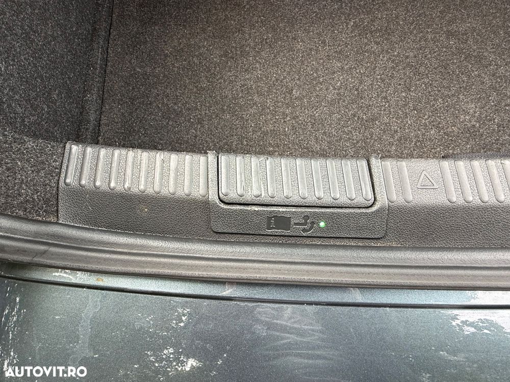 Skoda Superb 2.0 TDI DSG Ambition - 14