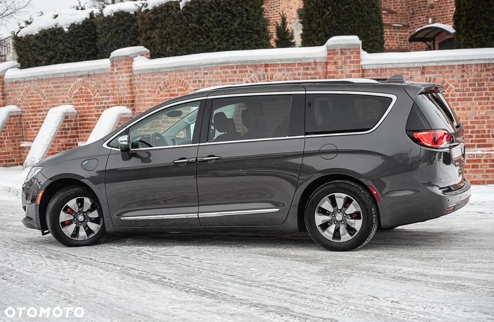 Chrysler Pacifica - 10
