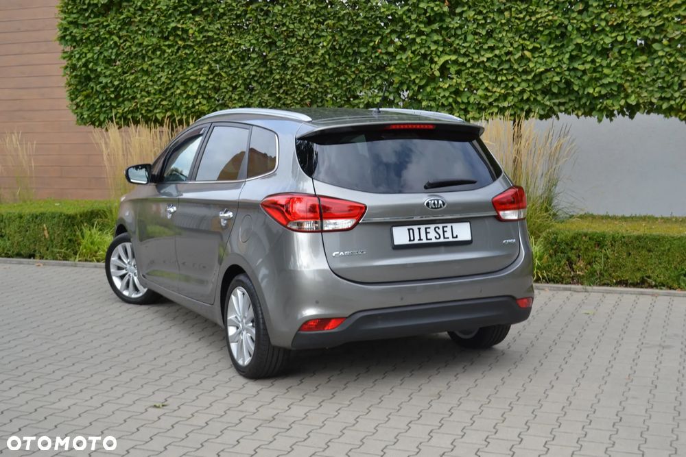 Kia Carens - 3